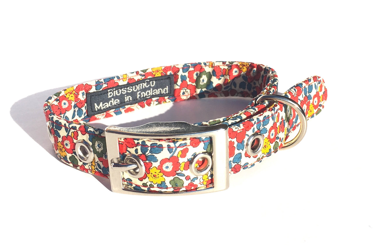 Liberty Print dog collar in Betsy print, handmade by BlossomCo