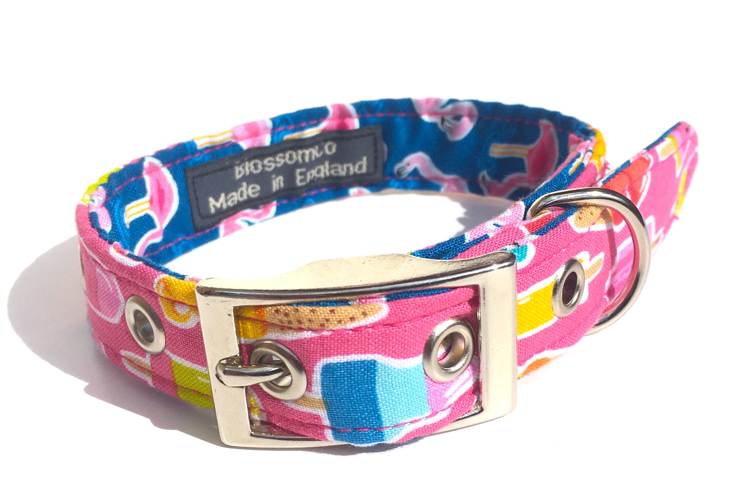Seaside and holiday theme dog collar with design of ice creams on candy pink background