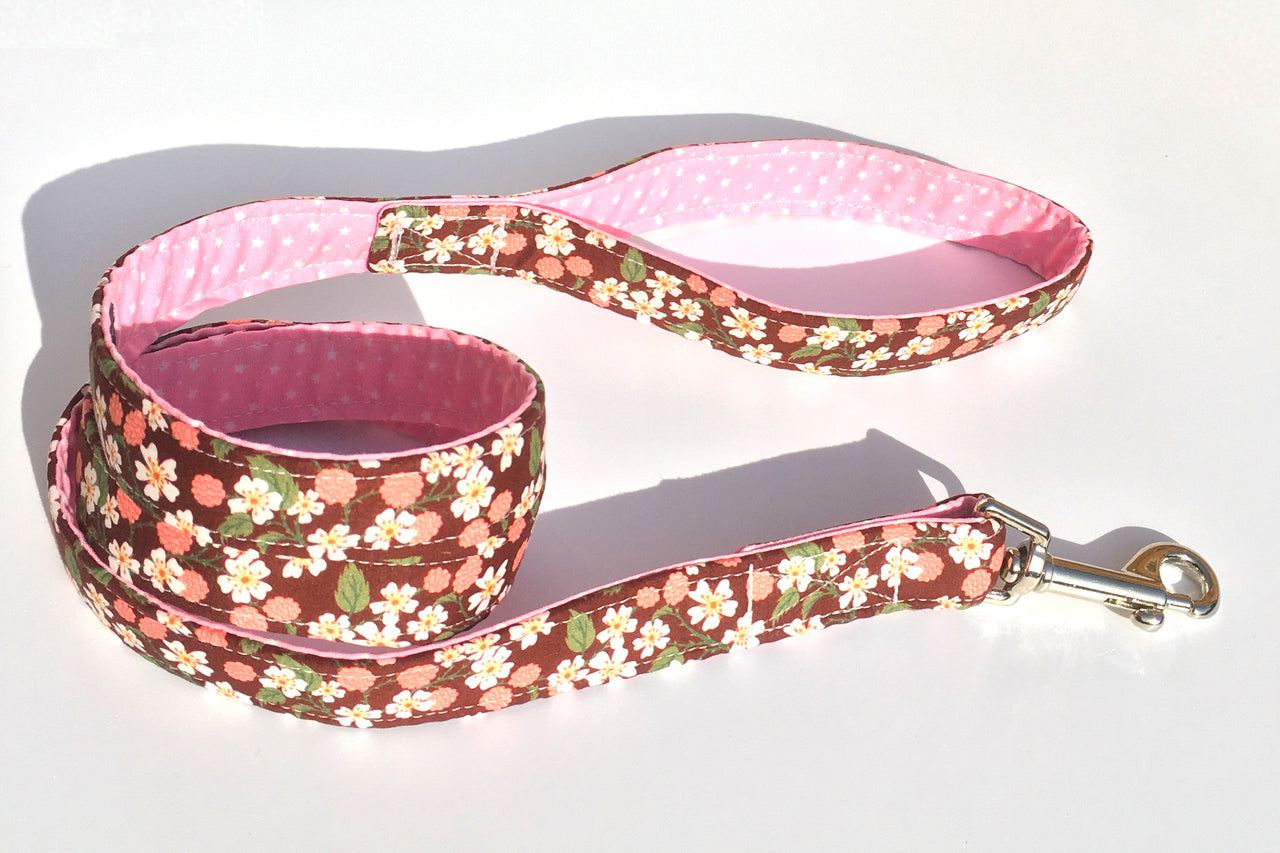 Handmade floral dog collar by BlossomCo - Bramble design