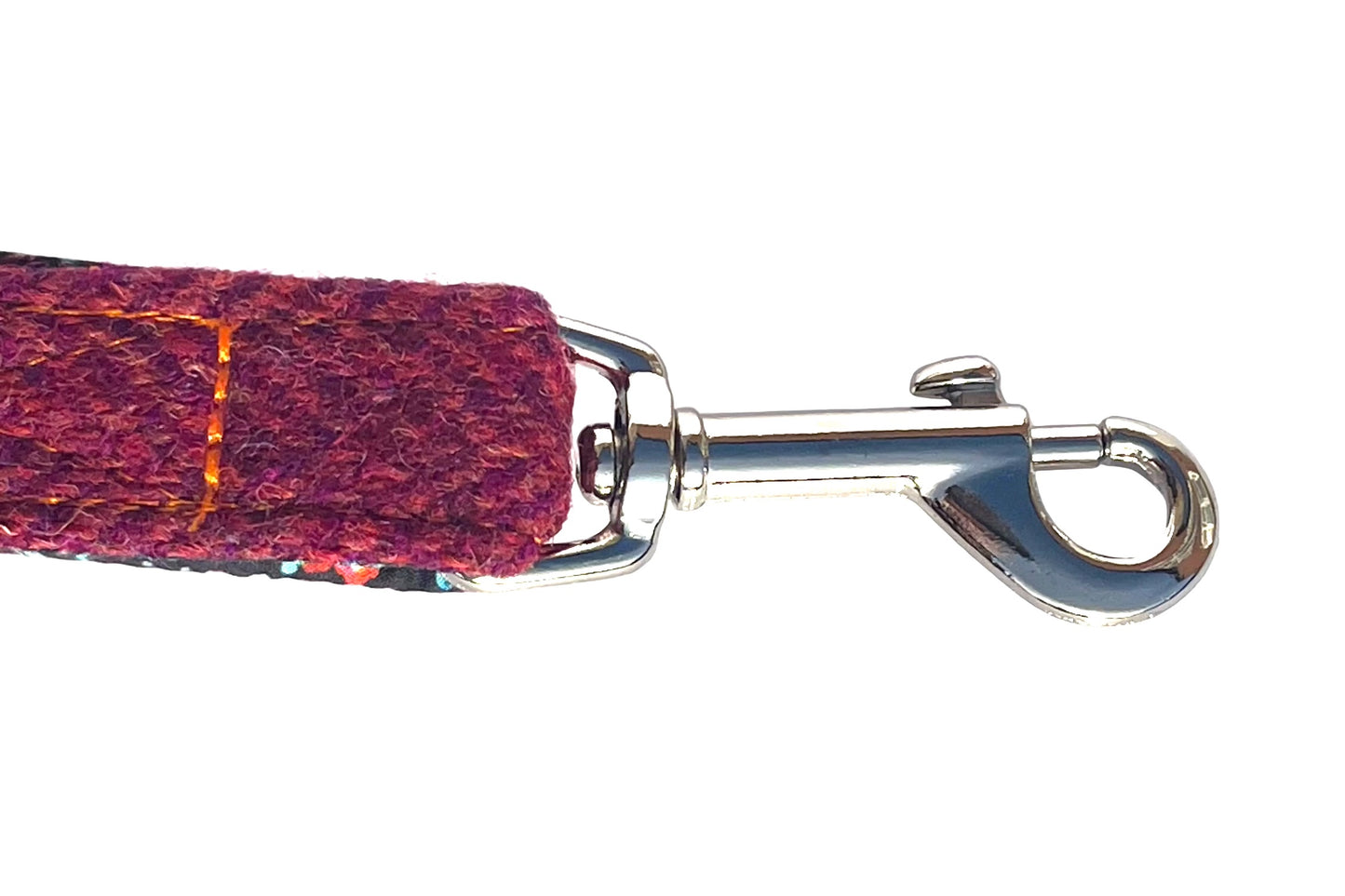 Pink Harris Tweed dog lead hook detail on the Flodaigh design by BlossomCo