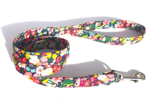 Handmade Liberty Print dog lead in Thorpe design