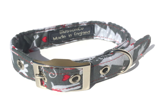 Festive snow theme dog collar